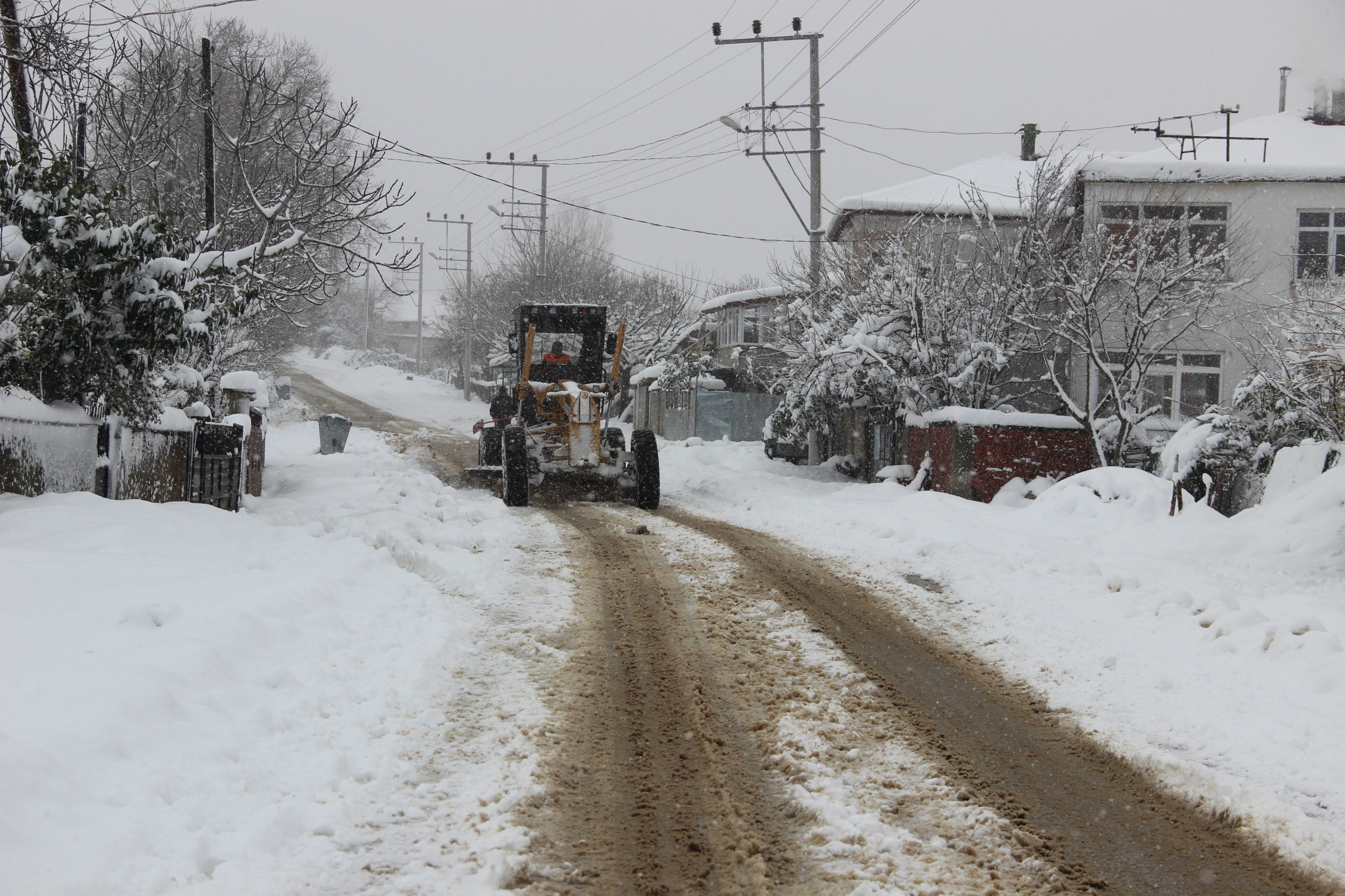  Ferizli’de Kar Mücadelesinde Önlemler Artırıldı