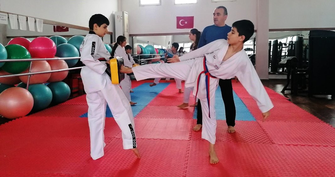  Yunusemre’li Taekwondocular Azimle Çalışıyor