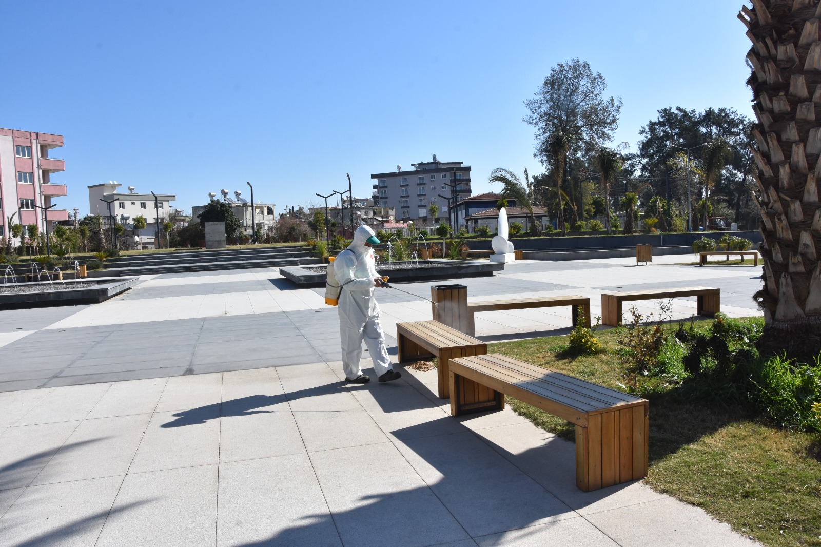  Ceyhan Belediyesi Dezenfekte  Çalışmalarını  Aralıksız Sürdürüyor