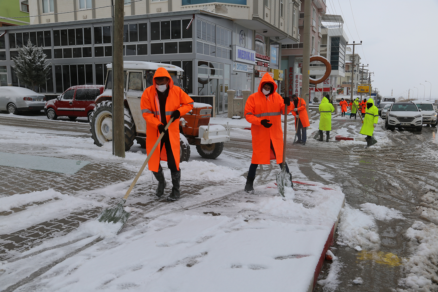  Karaman’da Belediye Ekipleri Kar Yağışı Olumsuzluklarına Karşı Sahadaydı