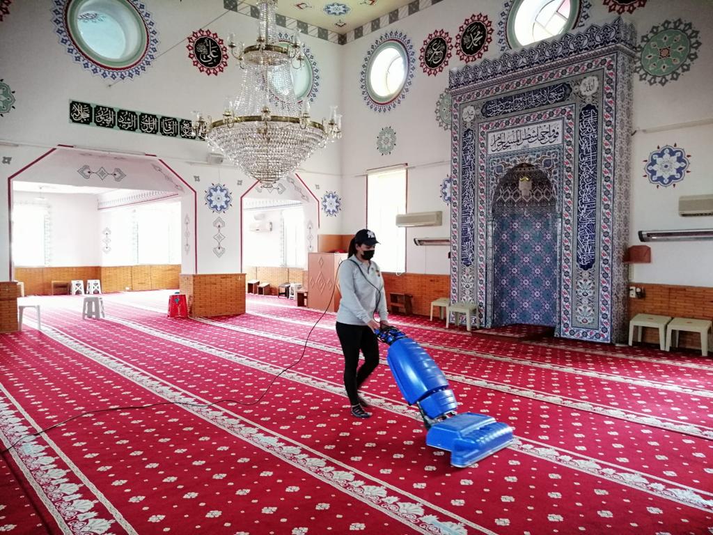  Finike’de Camilerde Ramazan Temizliği Yapıldı