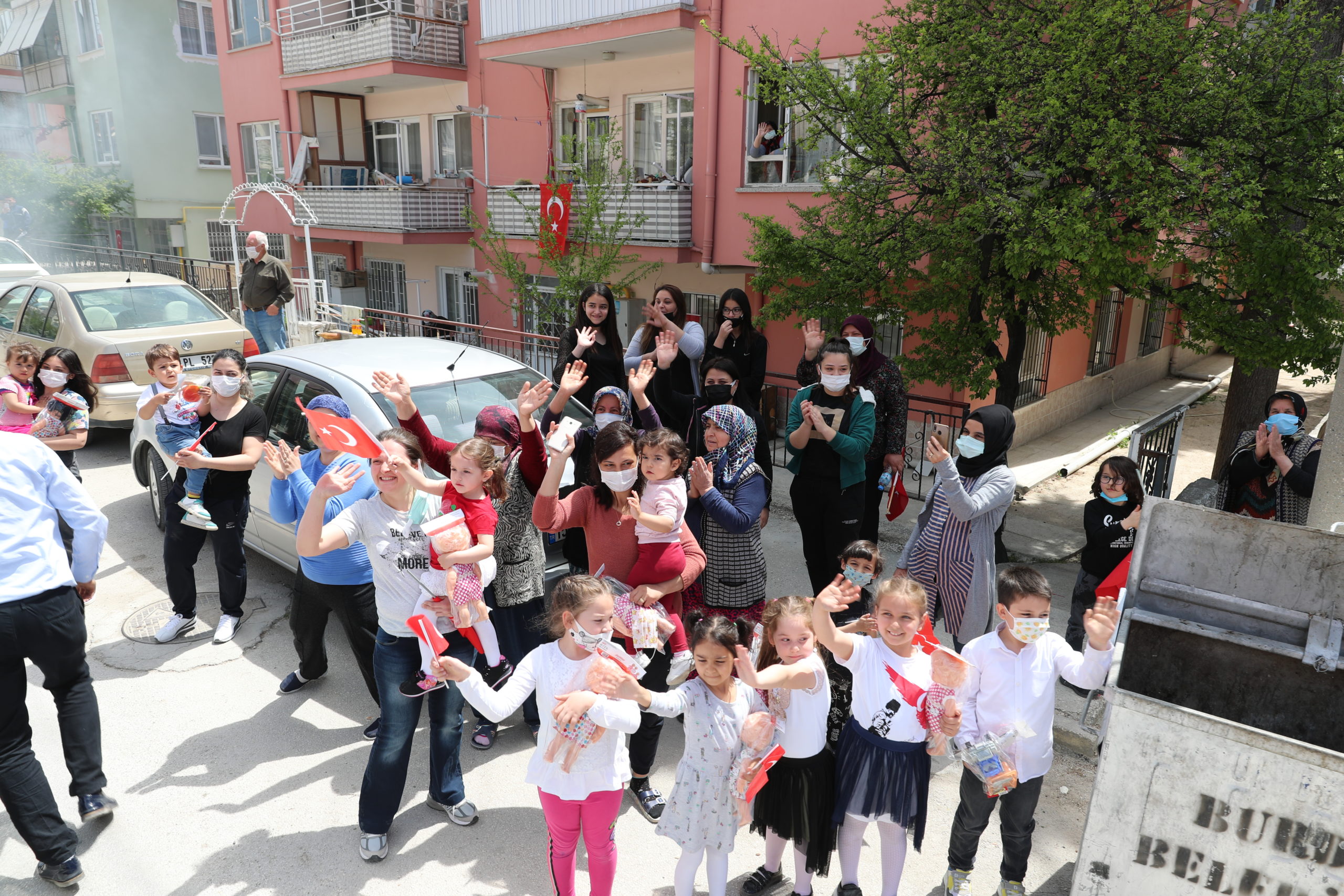  Burdur’da 23 Nisan Konvoyuyla Bayram Sevinci Yaşandı