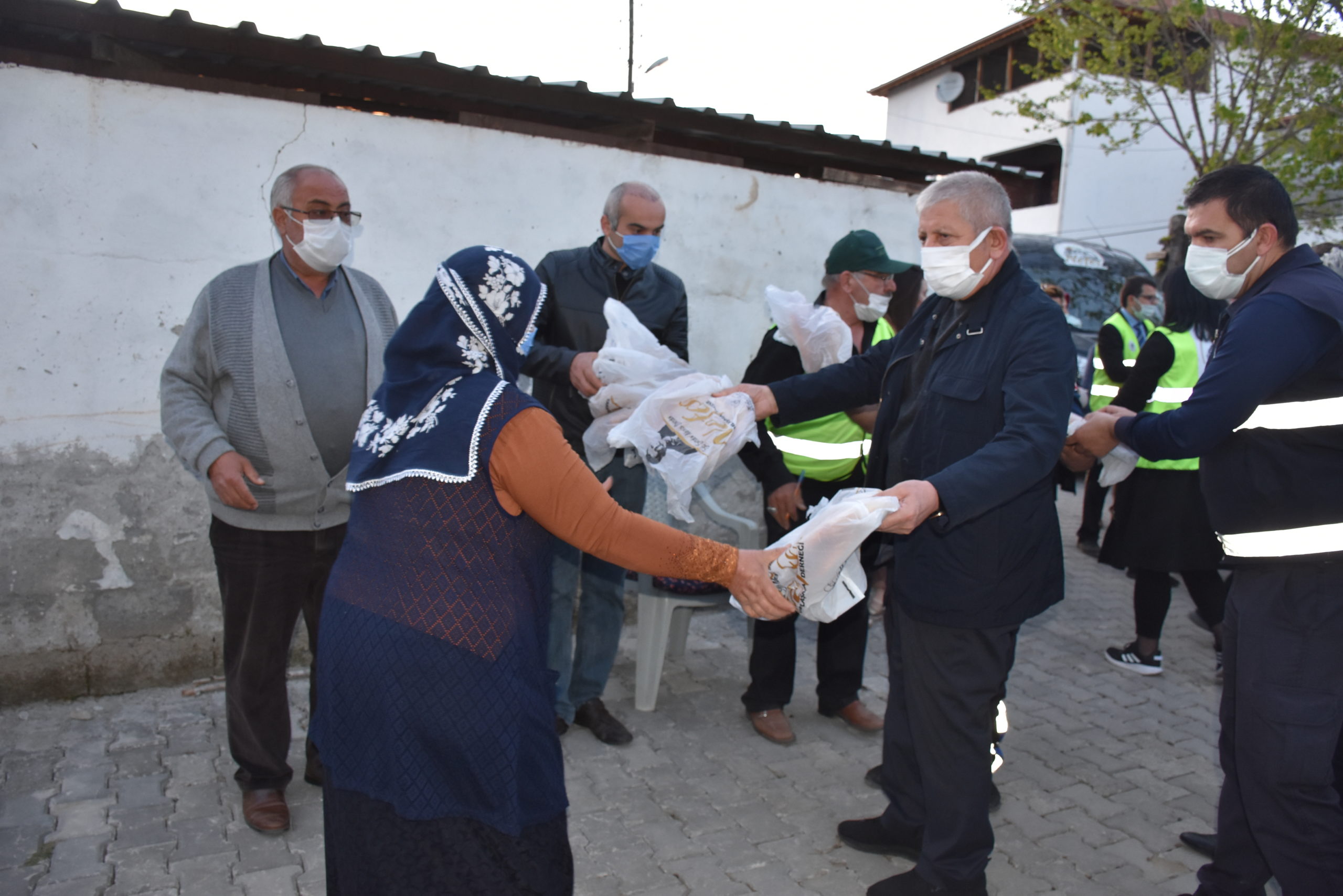  Amasya’da Ramazan Yardım Kolileri Dağıtıldı