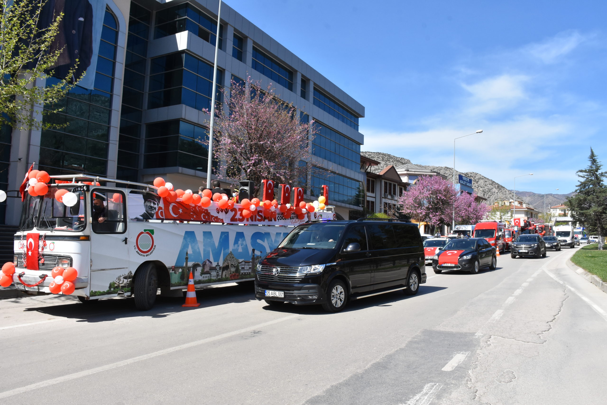  Amasya’da 23 Nisan Neşesi Sokakları Sardı