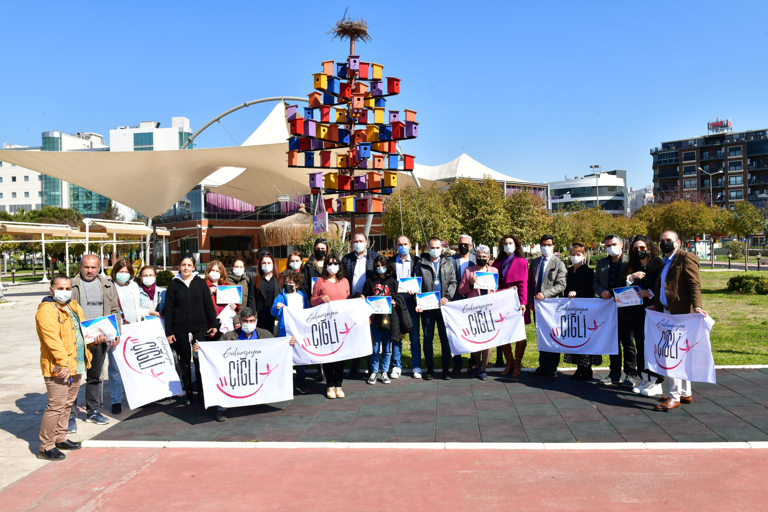  Çiğli Belediye Başkanı AIESEC’li Gençlere Evini Açan Ailelerle Buluştu