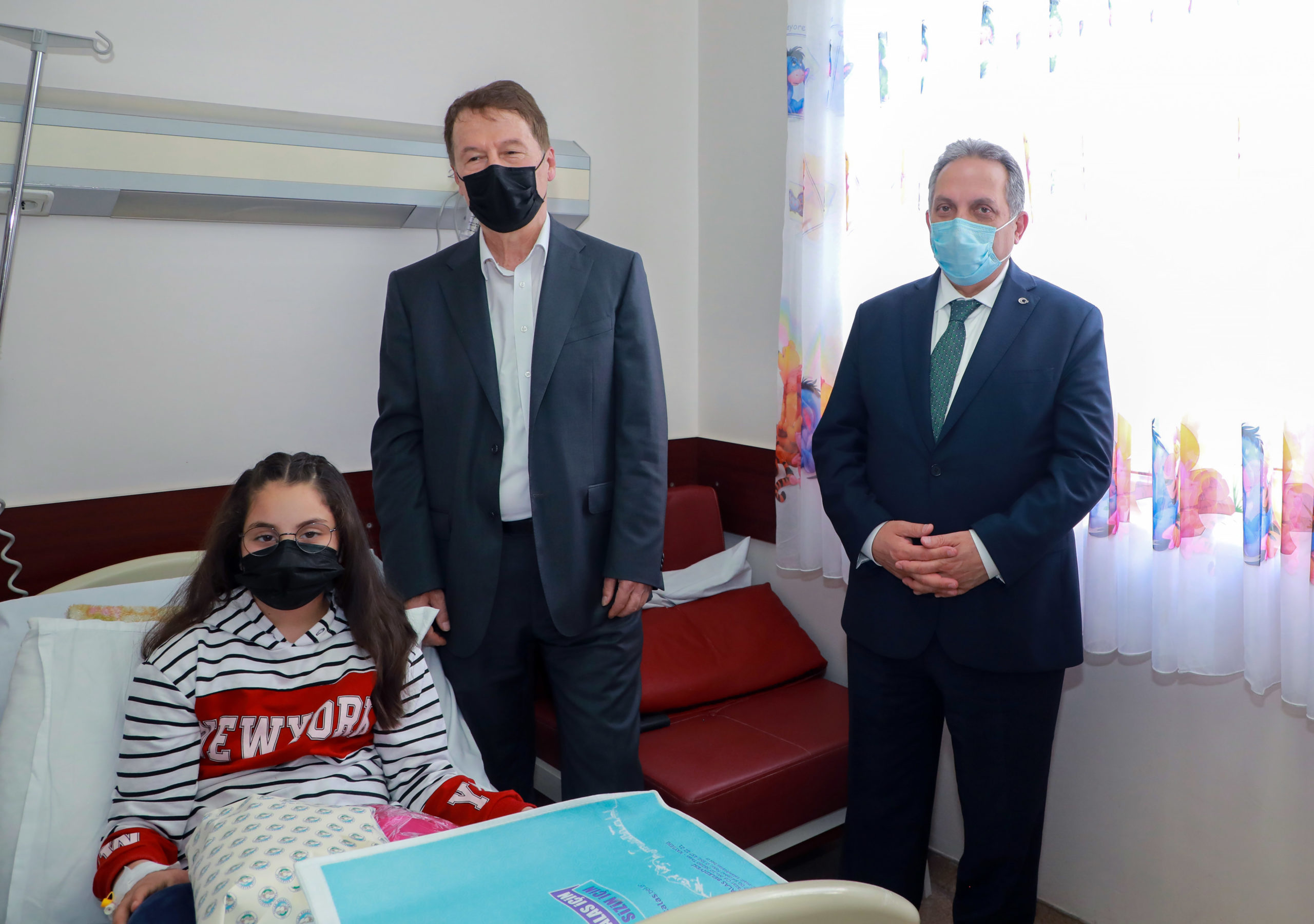  Talas Belediye Başkanı Yalçın’dan Hasta Çocuklara Sürpriz