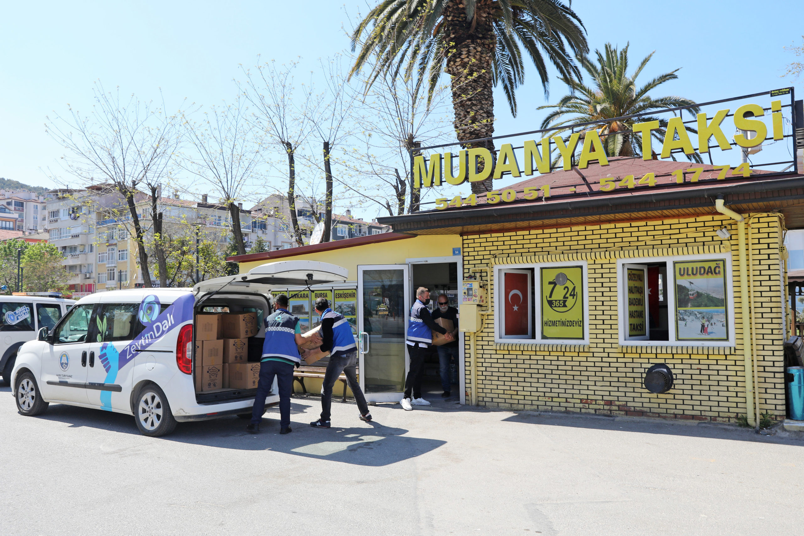  Mudanya’da Şoförlere Gıda Desteği Yapıldı