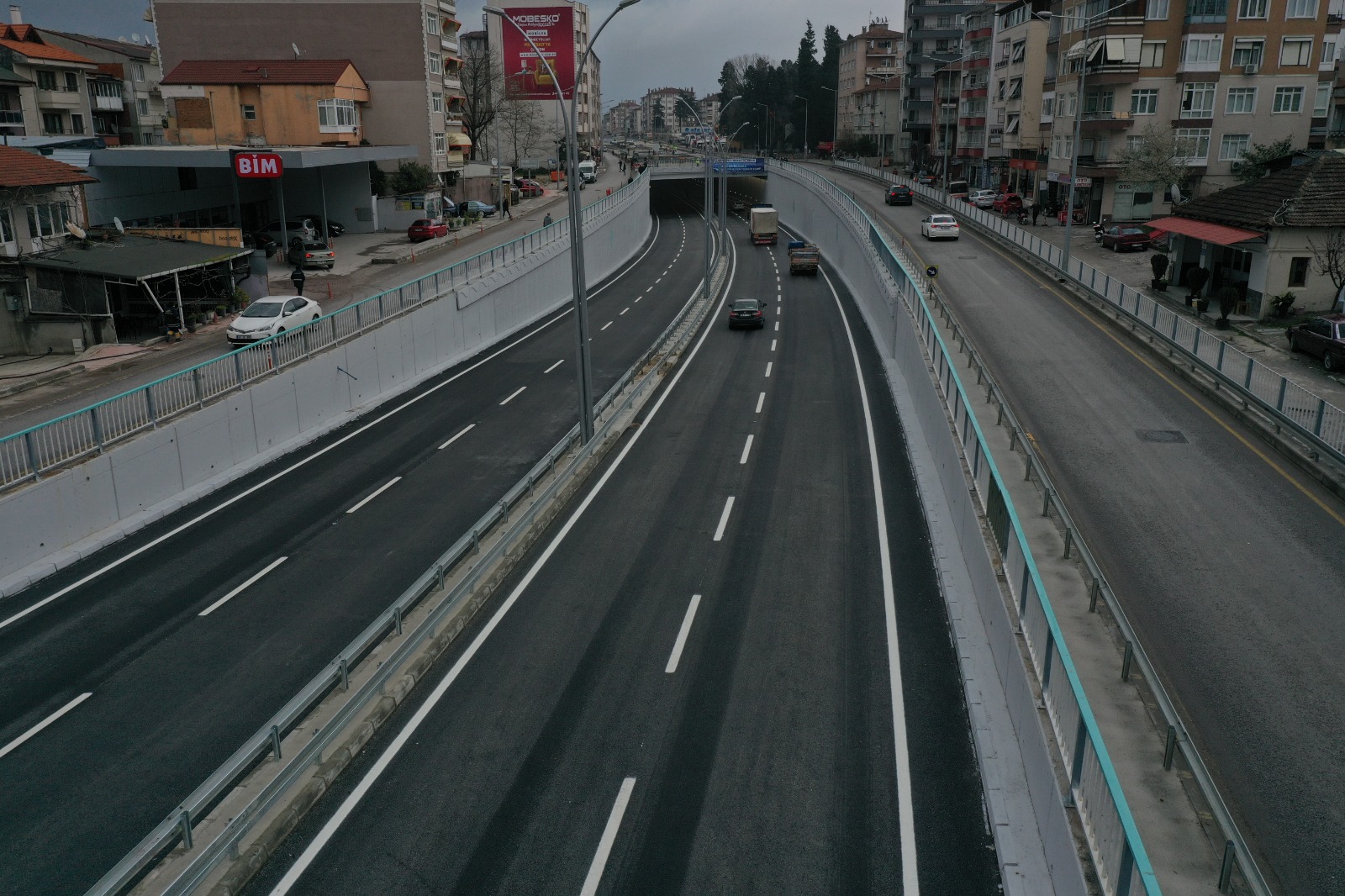  Kocaeli’de Karamürsel Köprülü Kavşağı Trafiğe Açıldı