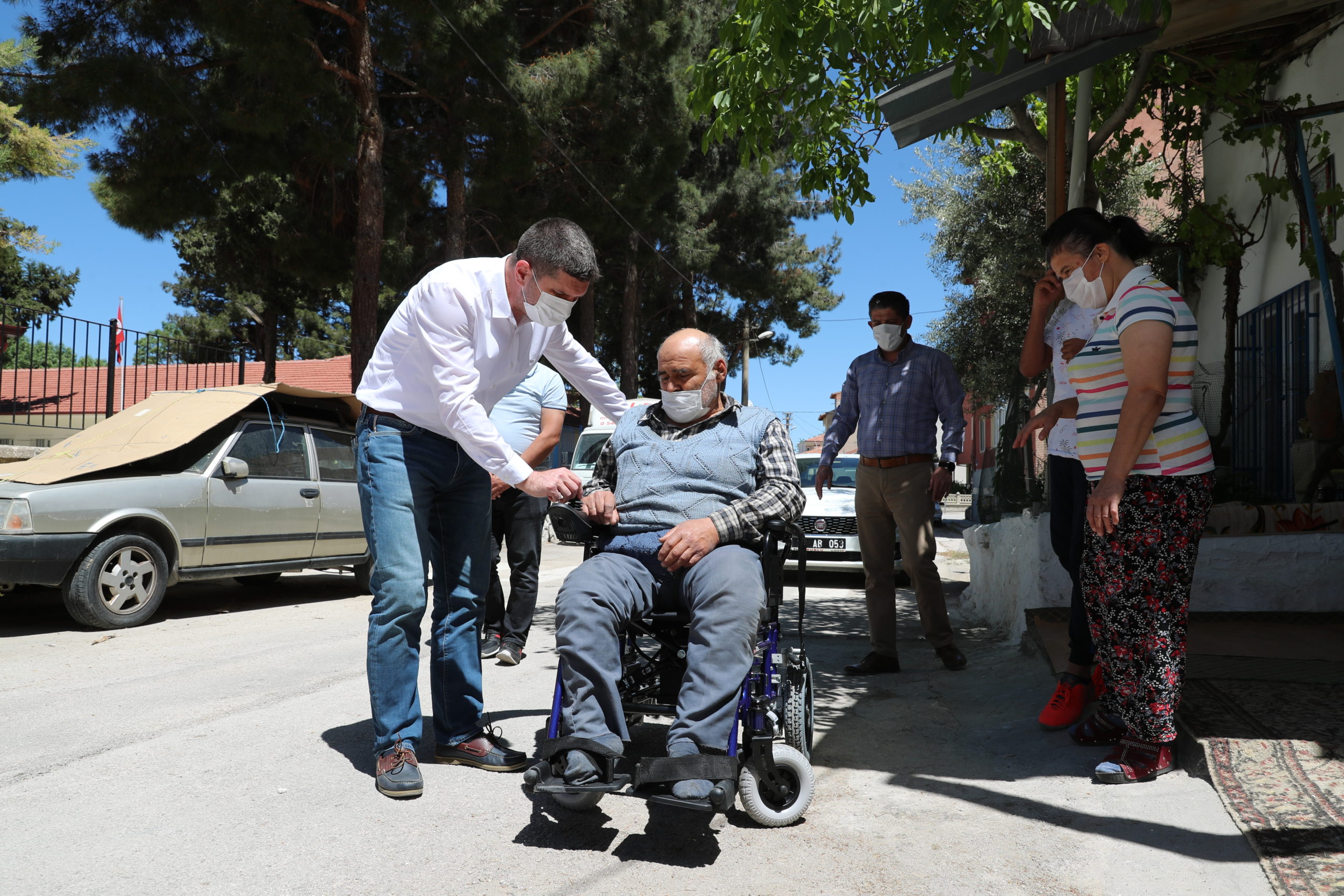  Burdur’da Engelli Çifte Akülü Araç Desteği Sağlandı