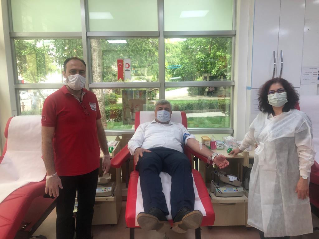  Manisa’da Türk Kızılay’ına Kan Bağışında Bulunuluyor
