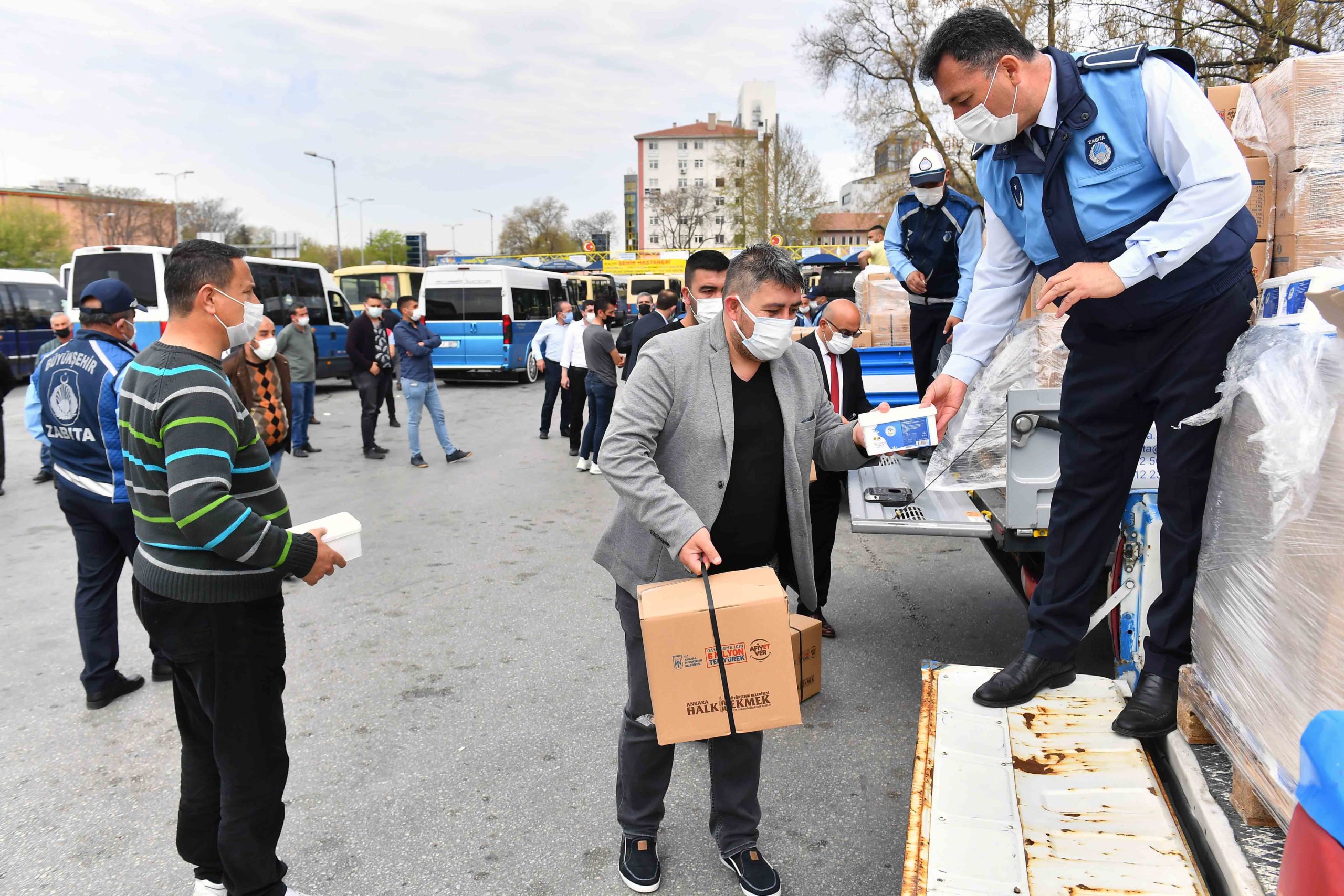  Ankara’da Ulaşım Esnafına Gıda Kolisi Dağıtıldı