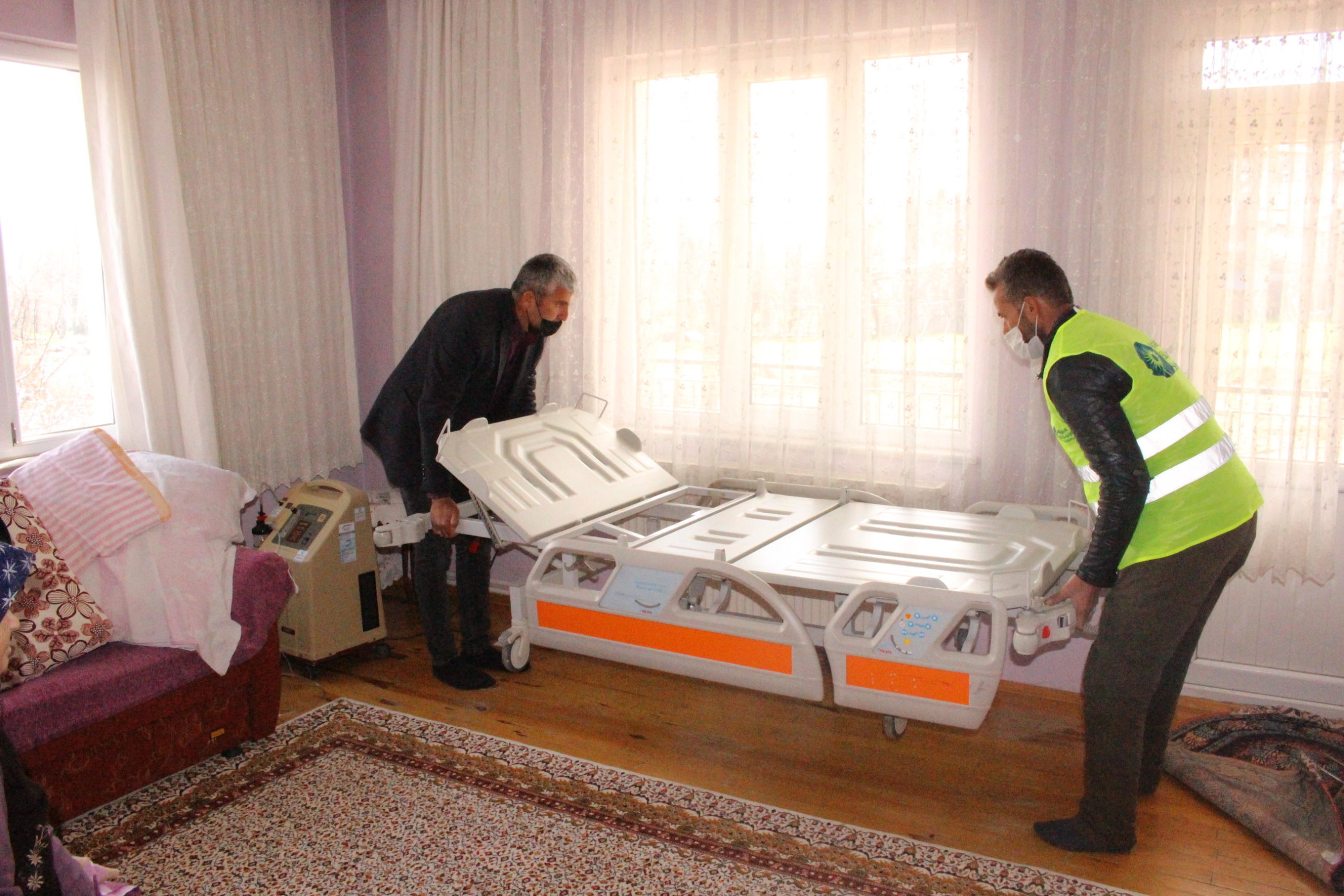  Antalya’da ‘Hasta Yatağı’ Desteği Devam Ediyor