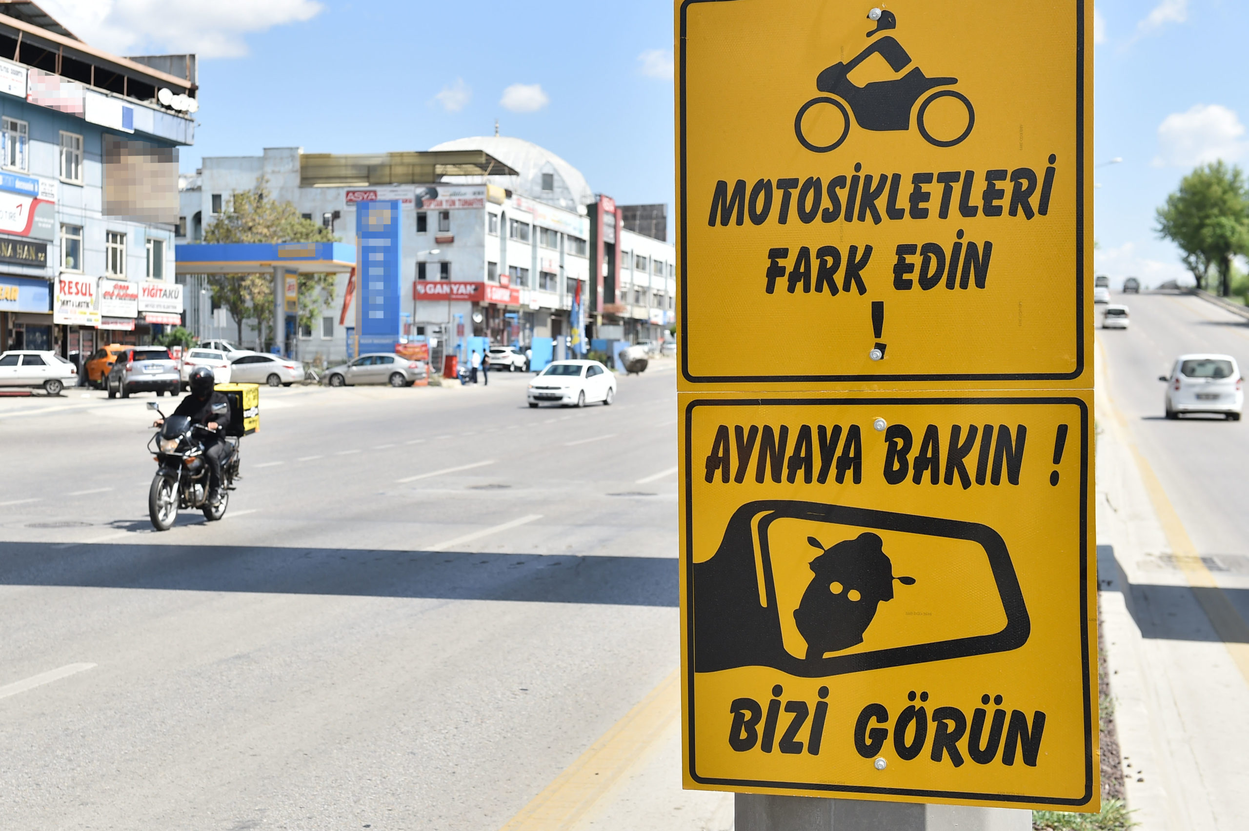  Başkent’te Motosiklet Sürücüleri İçin Farkındalık Levhaları Yerleştirildi