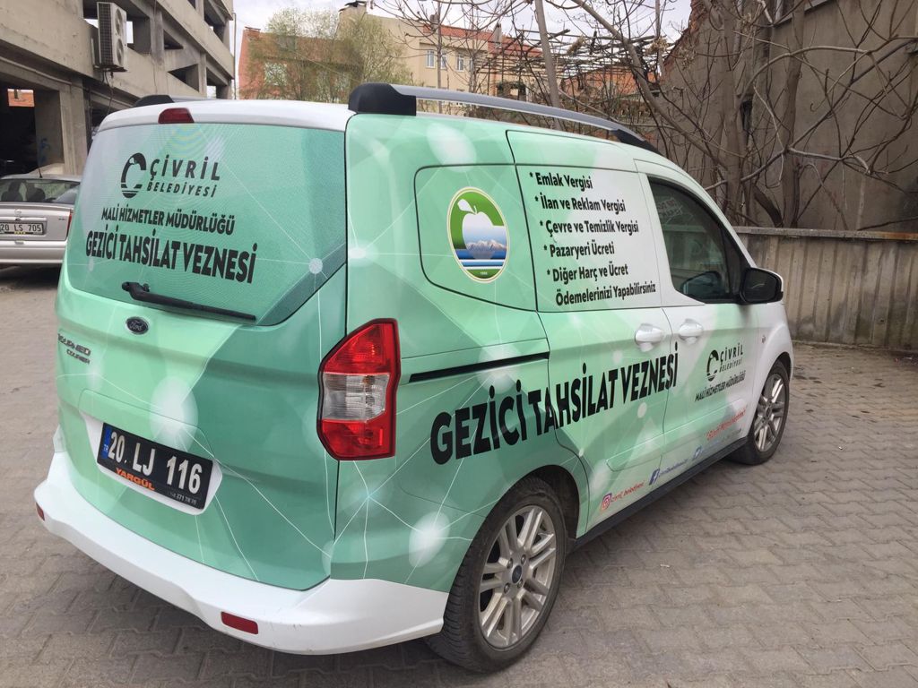 Çivril’de Gezici Vezne Aracı Vatandaşa Kolaylık Sağlıyor