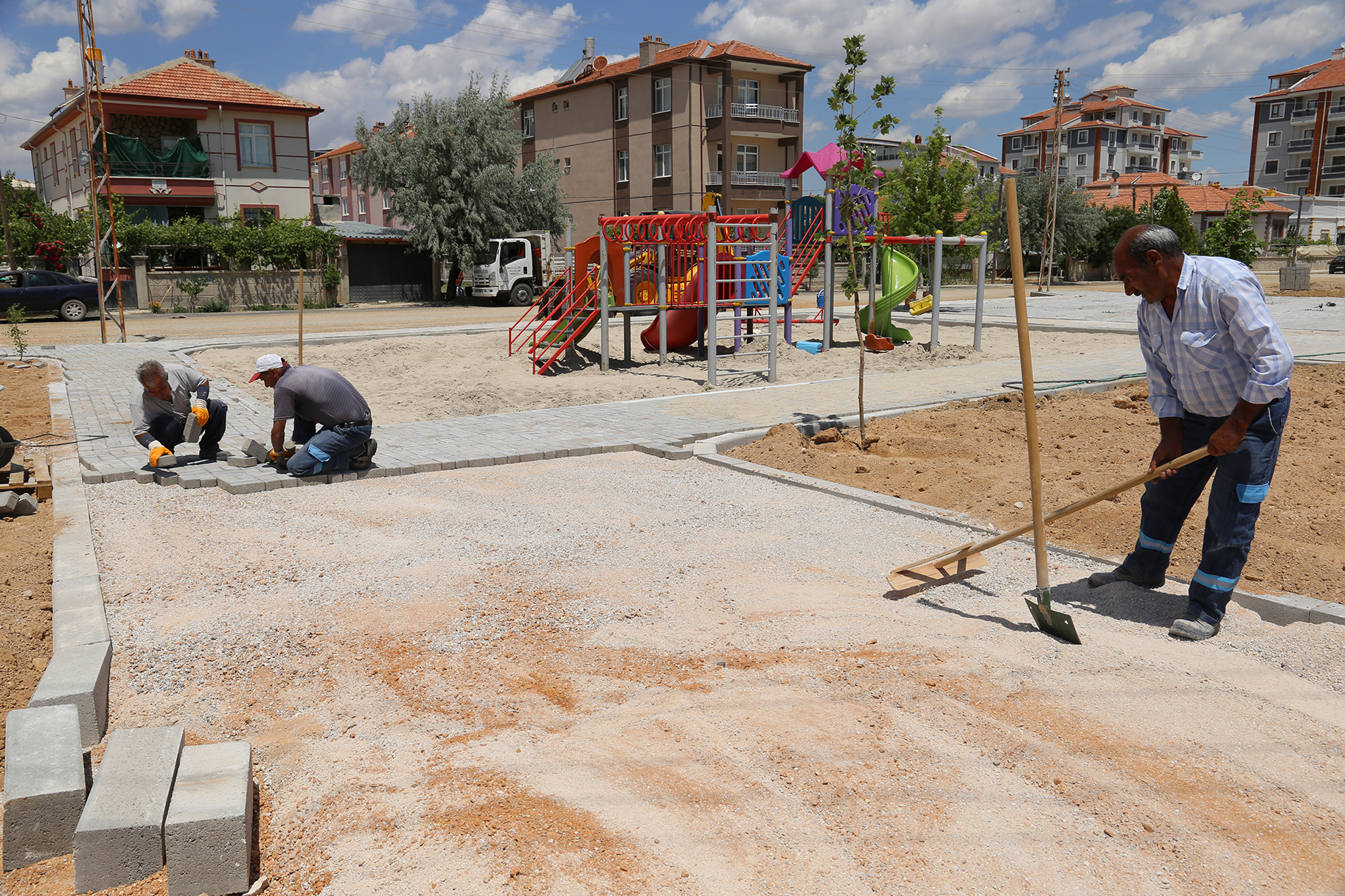  Karaman’da Yol ve Park Çalışmalarına Hızlı Başlandı