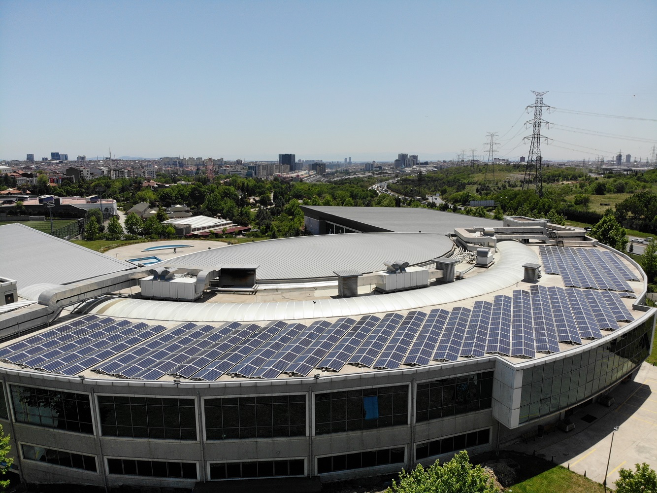  İBB Spor Tesislerinde Güneş Enerjisi Kullanılıyor