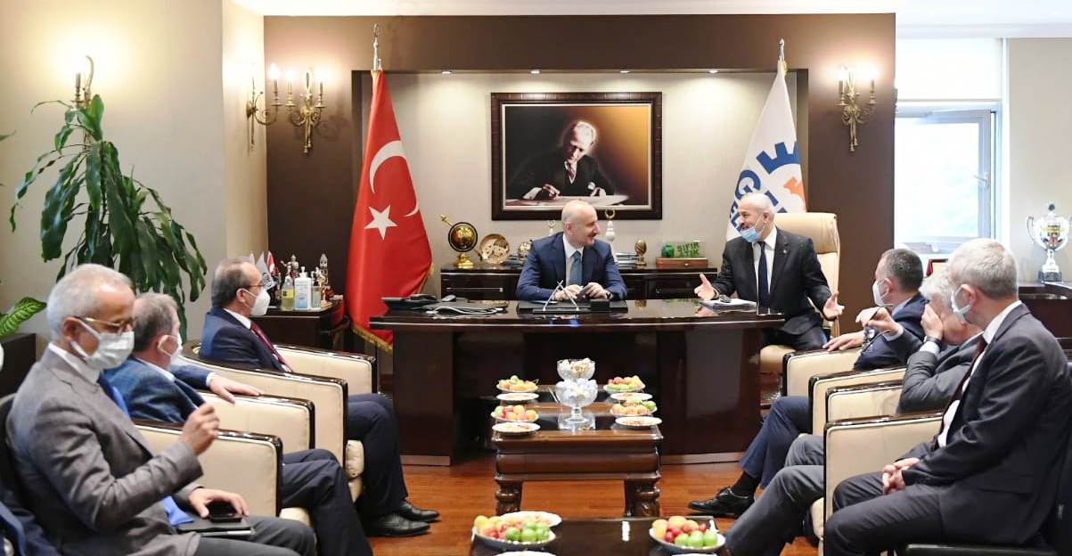  Ulaştırma ve Altyapı Bakanı Karaismailoğlu, Gebze Belediye Başkanı Büyükgöz’ü Ziyaret Etti