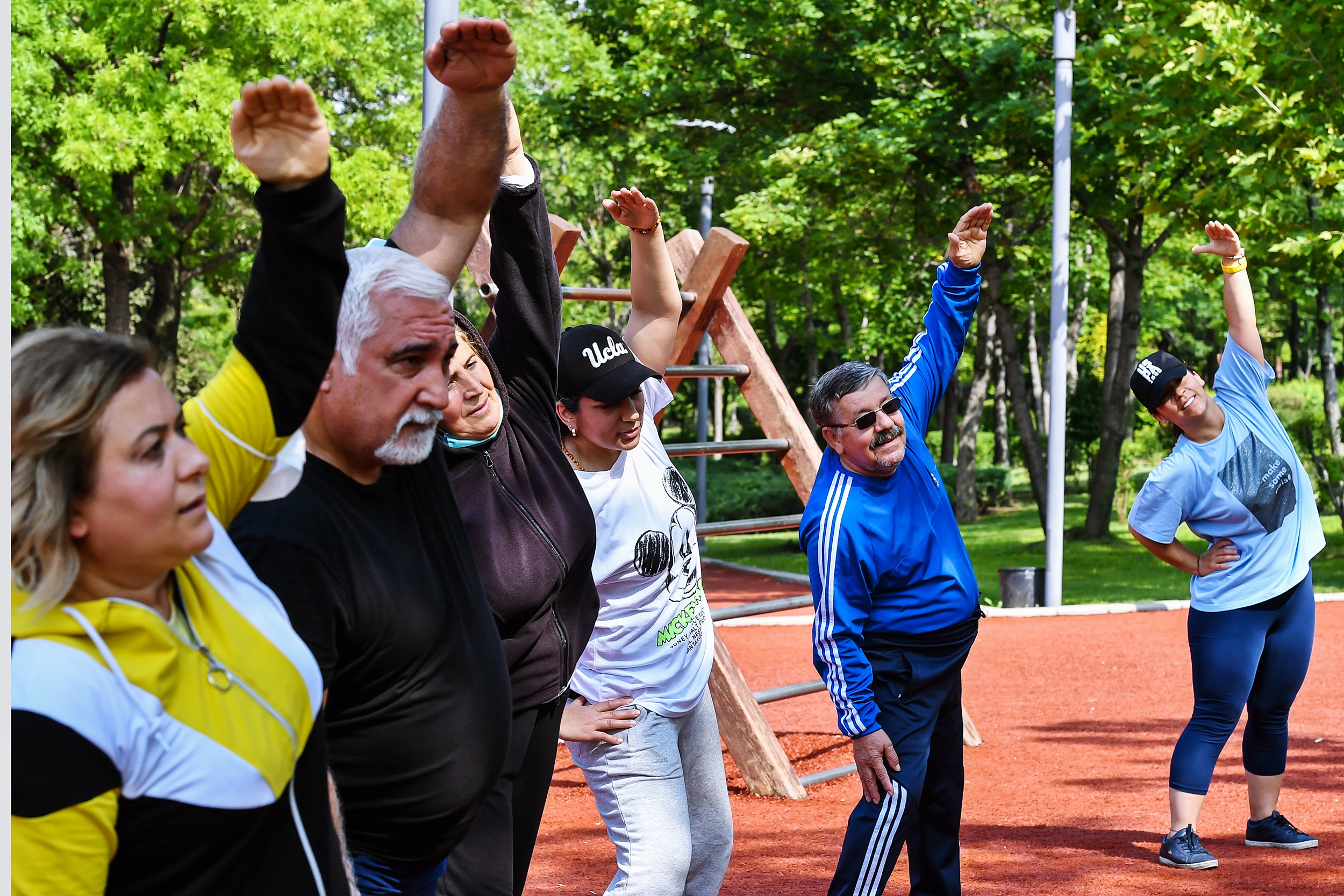  Ankara’da ‘Sağlıklı Adımlar, Sağlıklı Başkent’ Sloganıyla Spor Yapılıyor
