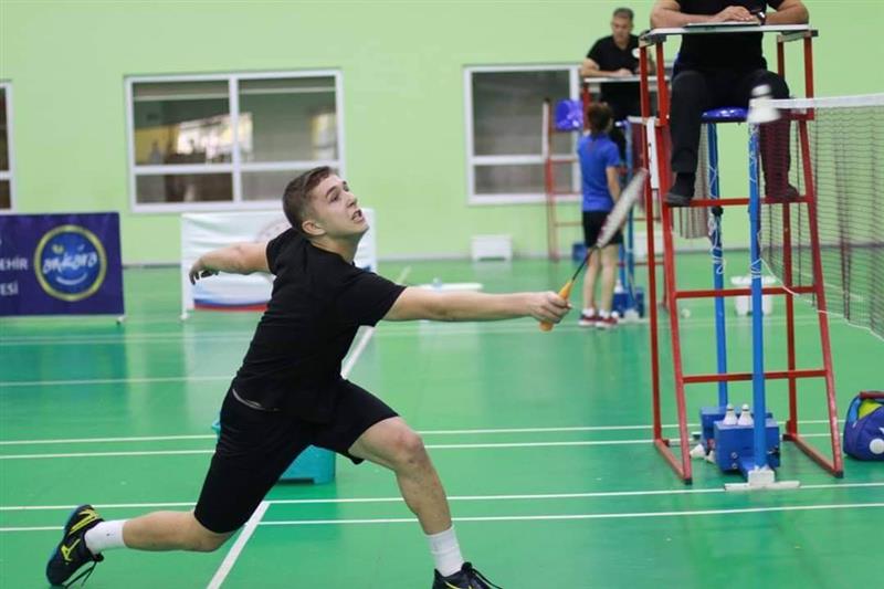  Milli Sporcu Günbaz, Gaziosmanpaşa’ya İki Şampiyonlukla Döndü