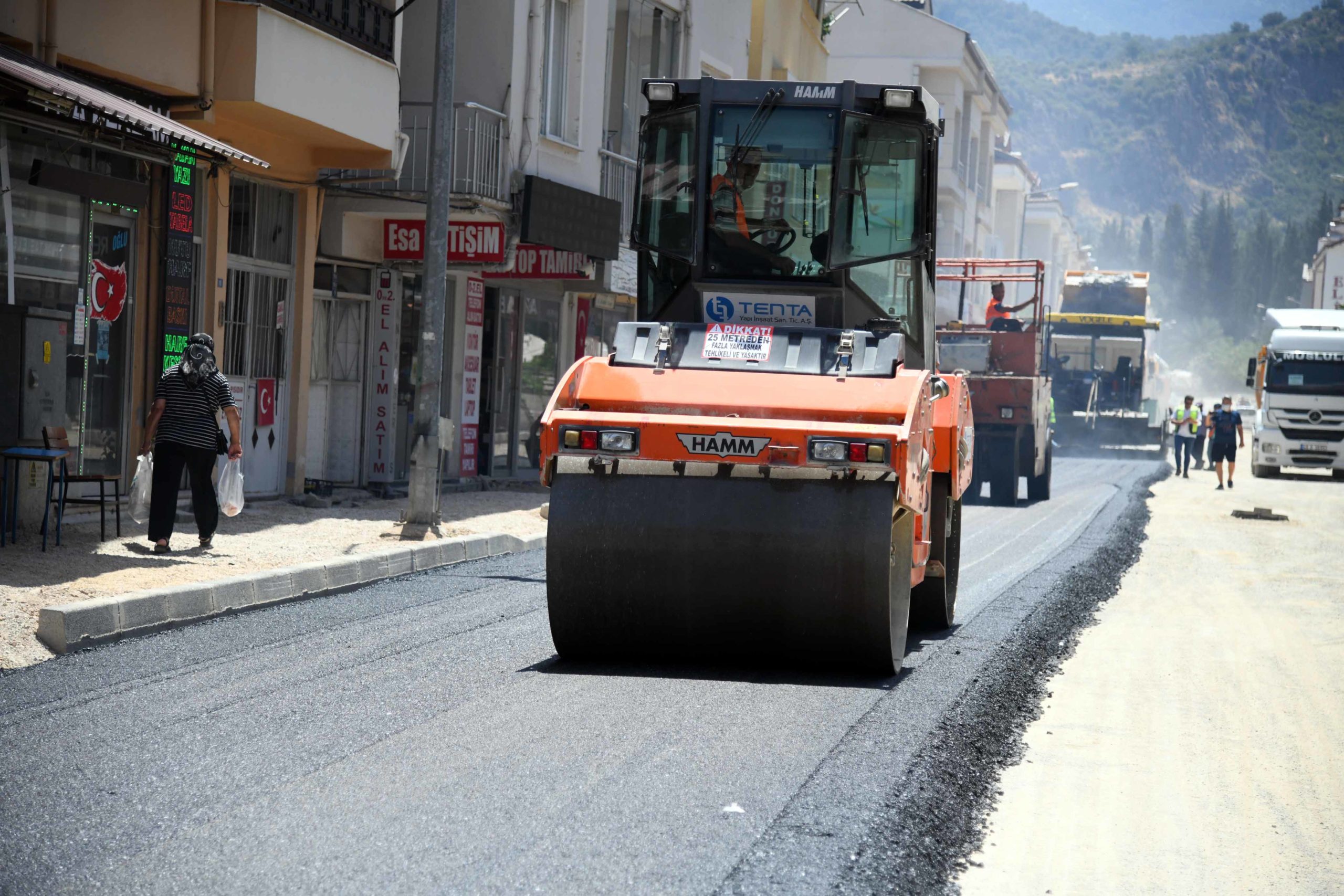  Fethiye Belediyesi Sıcak Asfalt Çalışmalarına Başladı