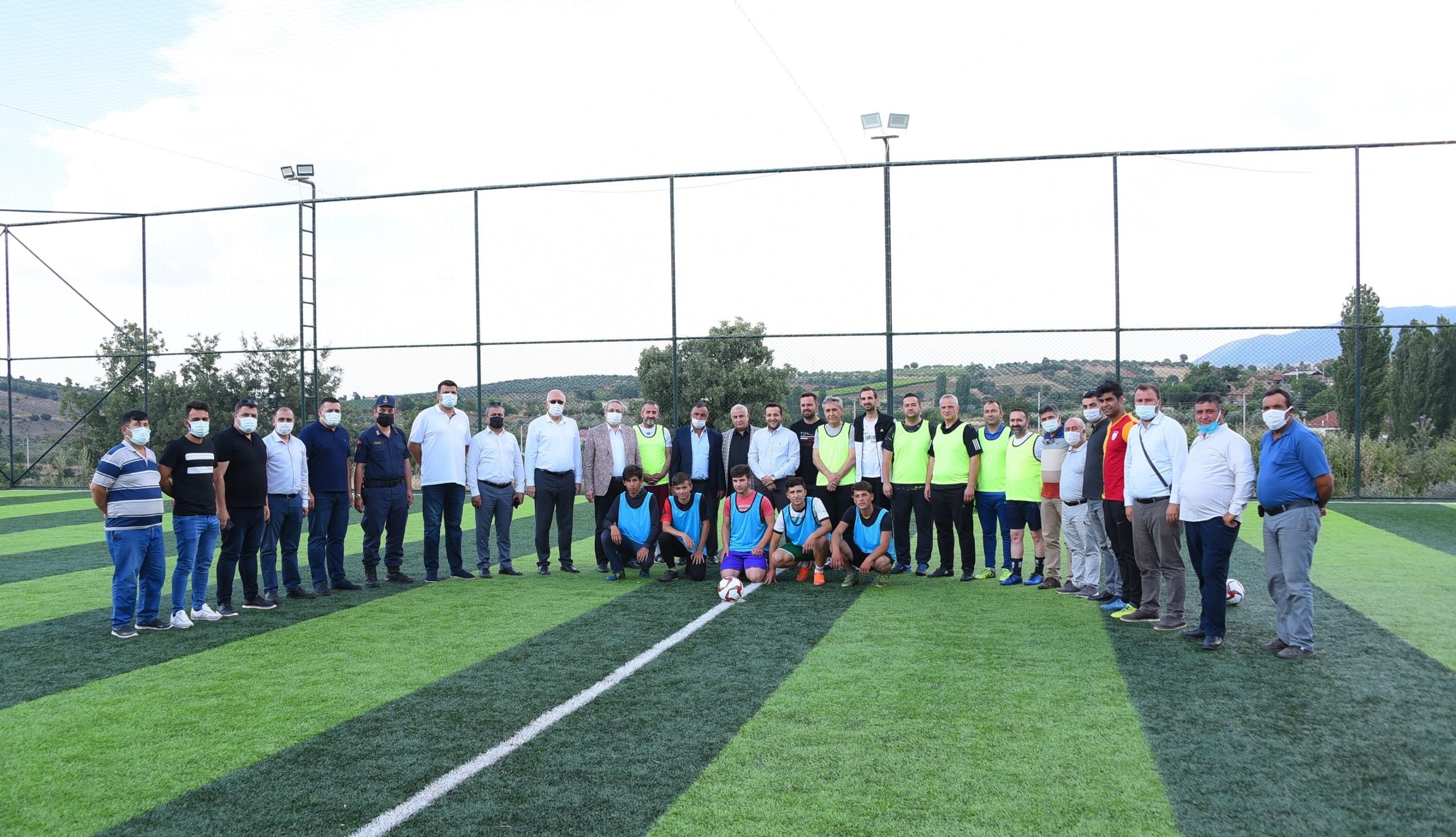  Salihli Belediyesi ve Süper Toto İşbirliğinde Futbol Sahası Yapıldı