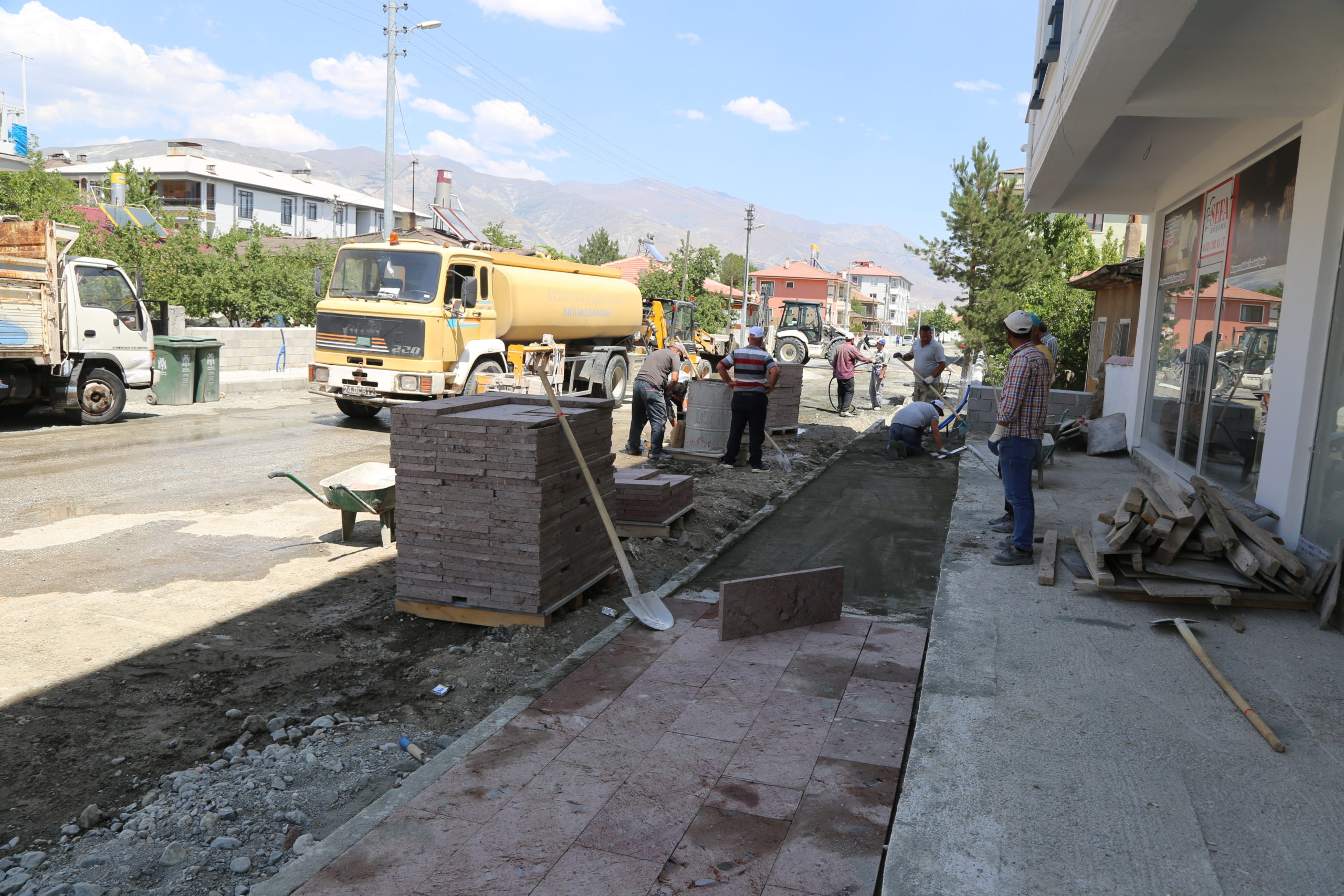  Erzincan Belediyesi, Bakım ve Onarım Çalışmalarını Sürdürüyor