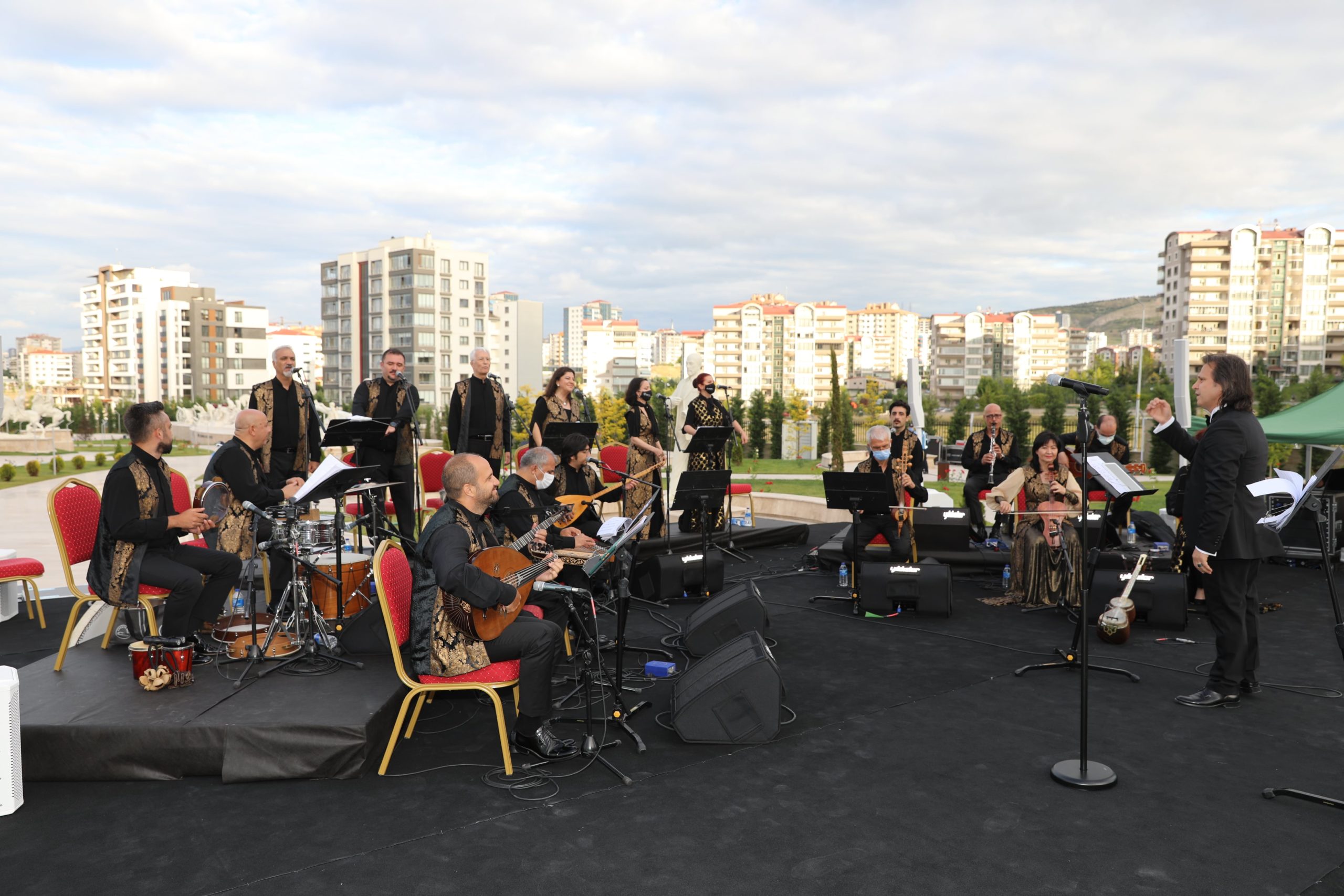  Etimesgut’ta Verilen Konserde Türk Dünyası Ezgileri Yankılandı