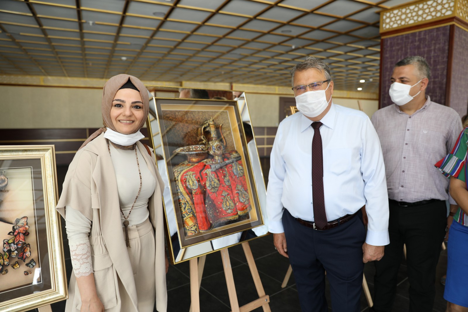  Yunusemre Belediyesi Kursiyerleri Pervane Gönüller Sergisi ile Eserlerini Görücüye Çıkardılar