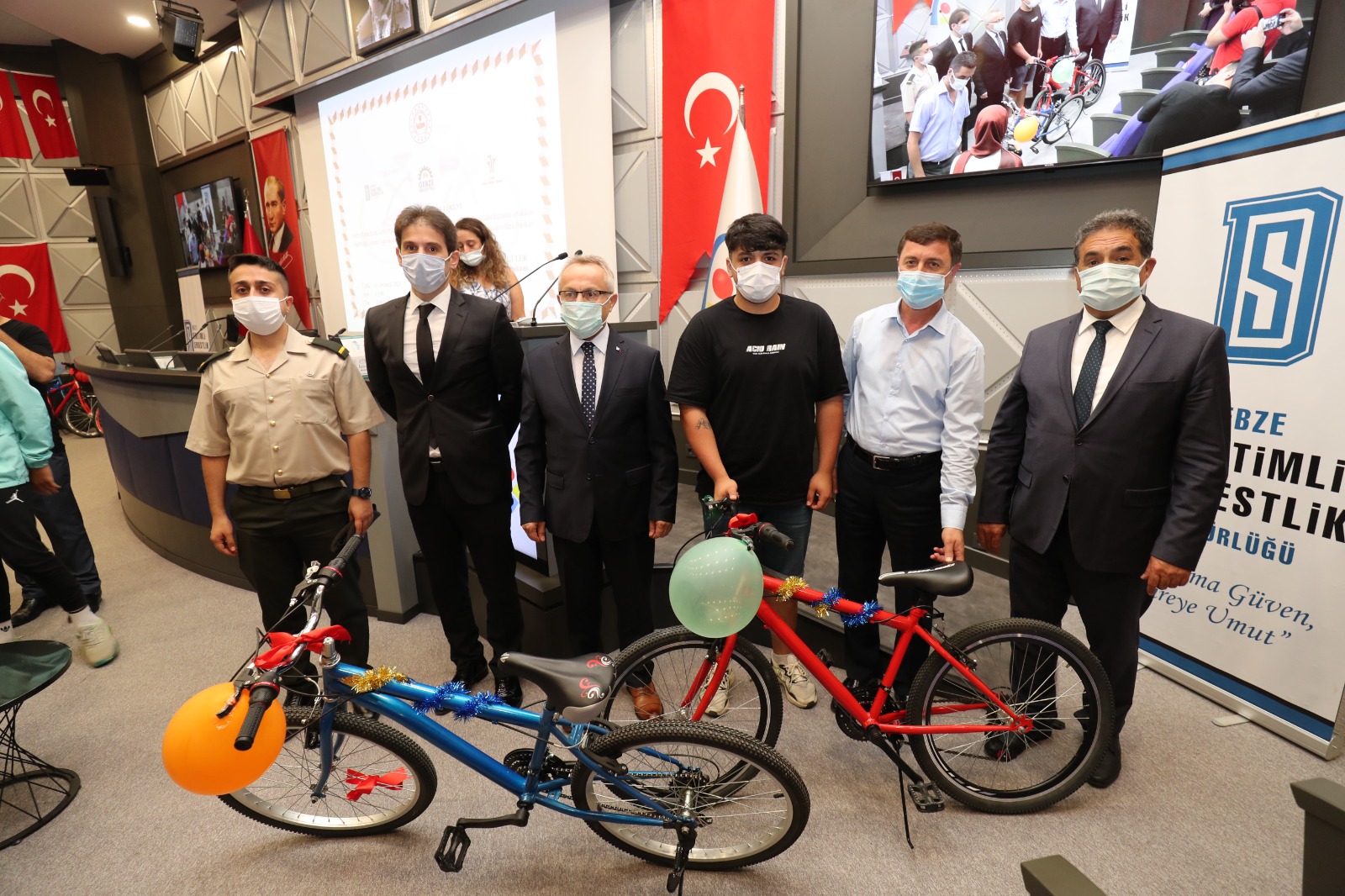  Gebze Belediyesi, Gençlere Bisiklet Hediye Etti