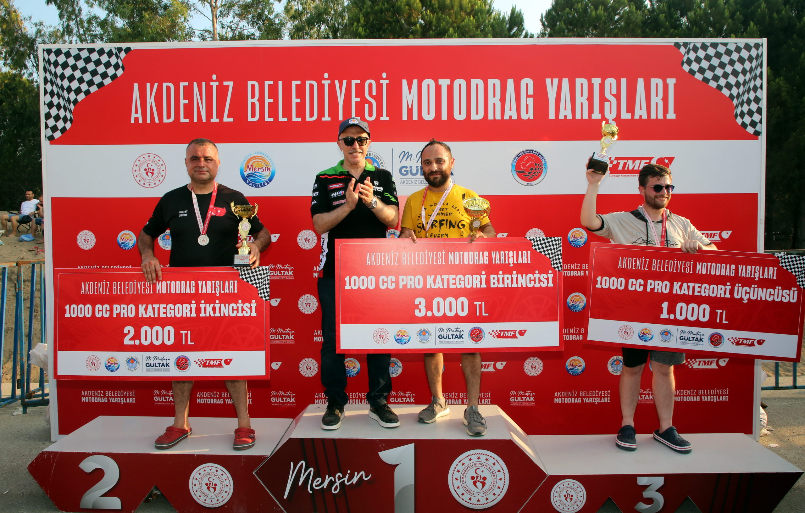  Akdeniz Belediyesi, Motosiklet Tutkunlarını ‘Motodrag’ Yarışlarında Buluşturdu