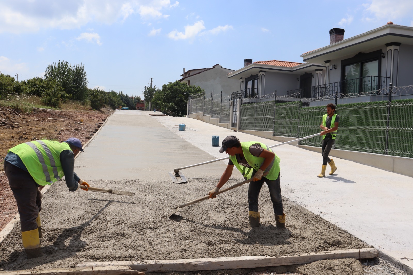  İzmit Belediyesi, Yol Yapım Çalışmalarına Başladı