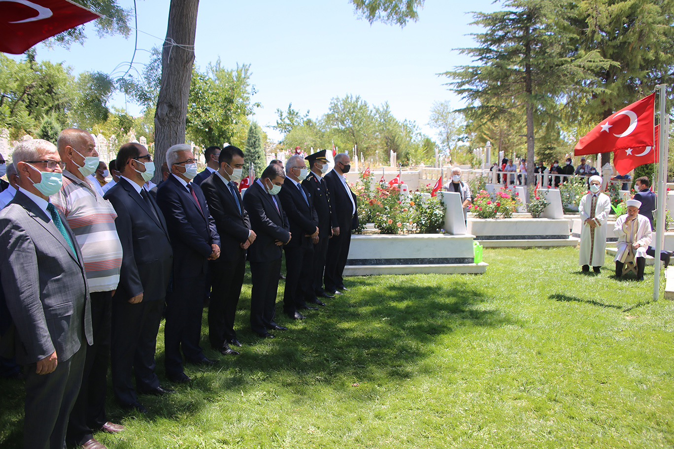  Karaman’da Kurban Arifesinde Şehitlik Ziyaret Edildi