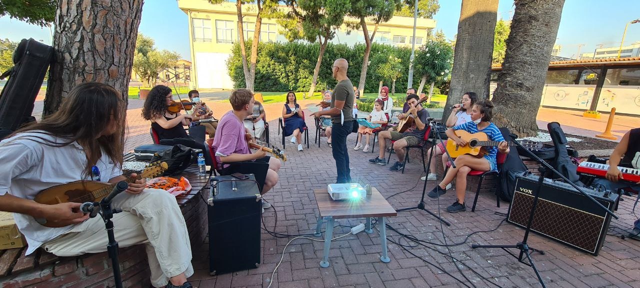  İzmir’de Kolektif Hayal Gücü ve Müzik Buluşmaları Başladı
