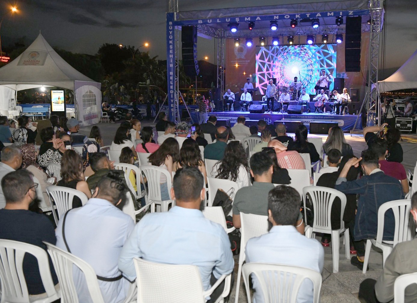  Samsun’da Açık Hava Yaz Konserleri Renkli Görüntülere Sahne Oldu