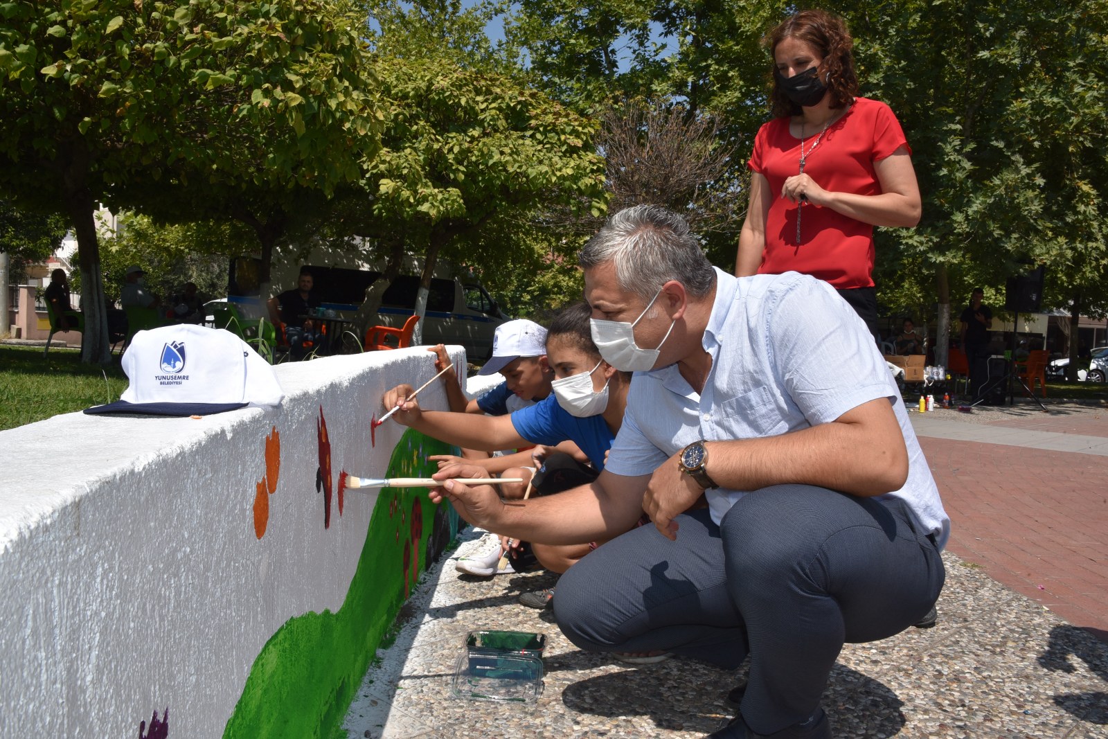  Yunusemre Belediyesi’nin Düzenlediği Boyama Etkinliği ile Laleli Mahallesi Renklendi