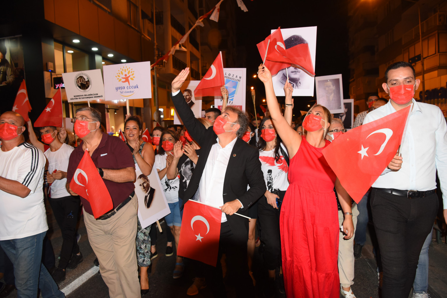  Bornova’da 30 Ağustos Zafer Bayramı Coşkuyla Kutlandı