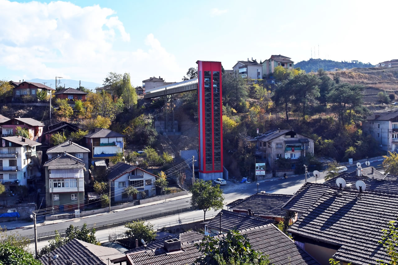  Karabük Belediyesi Kule Asansörlere Bir Yenisini Ekliyor