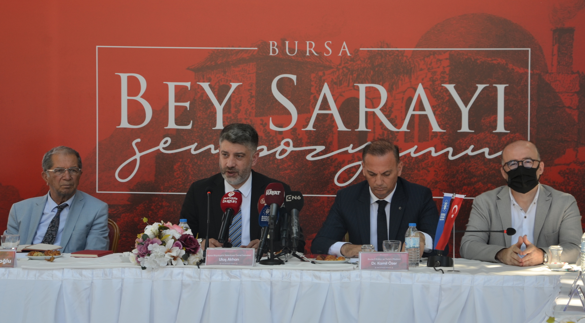  Bursa Bey Sarayı Sempozyumu Başladı