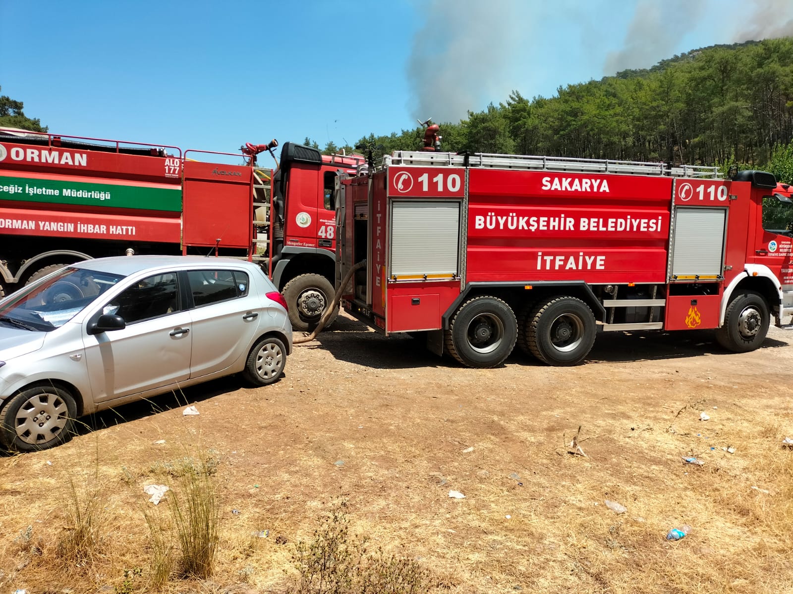  Sakarya Büyükşehir İtfaiyesi Marmaris ve Manavgat’ta Alevlere Müdahale Ediyor