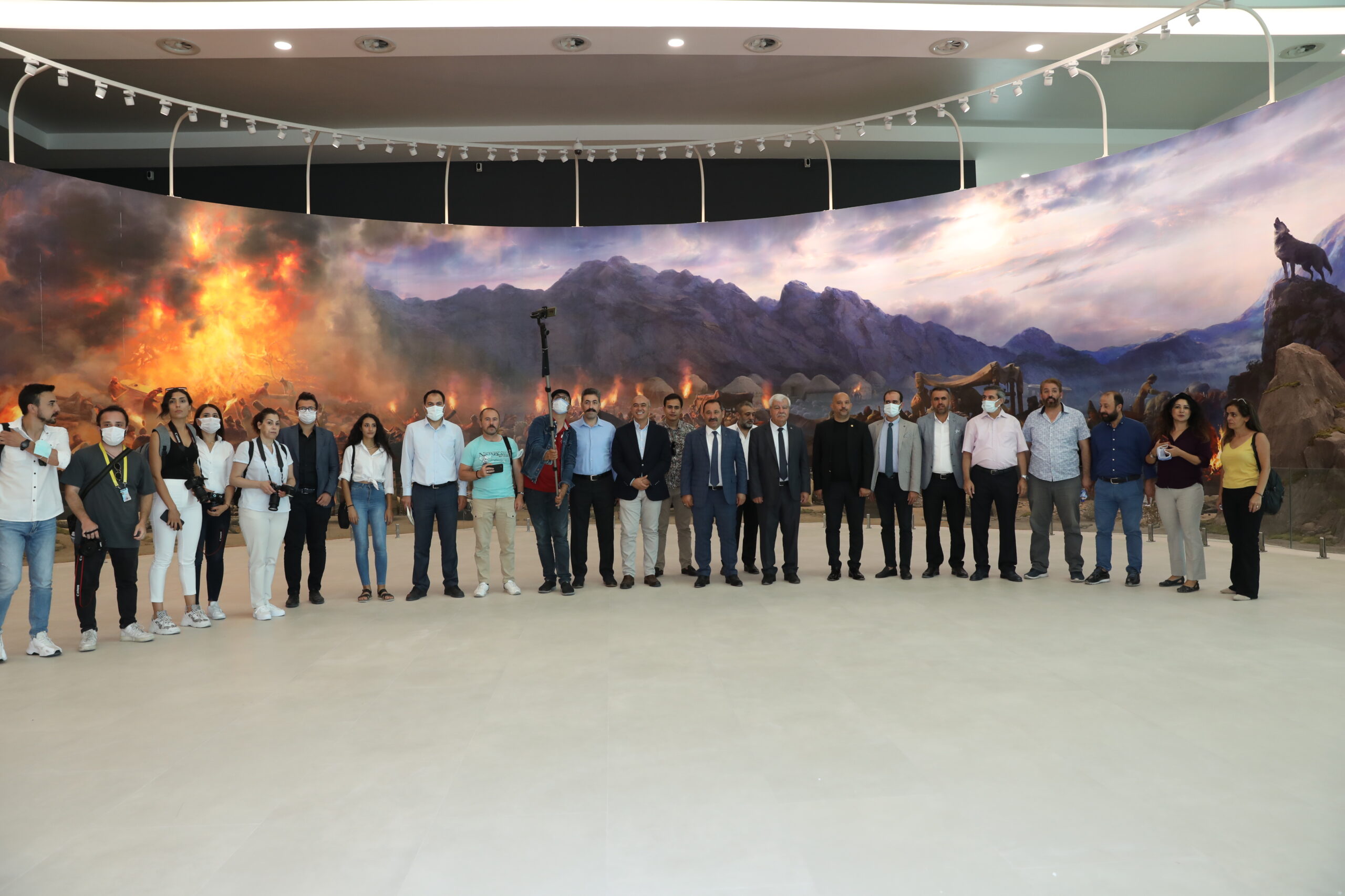  Etimesgut Belediye Başkanı Demirel, Ankara’nın Yerel Gazetecilerini Müzede Ağırladı