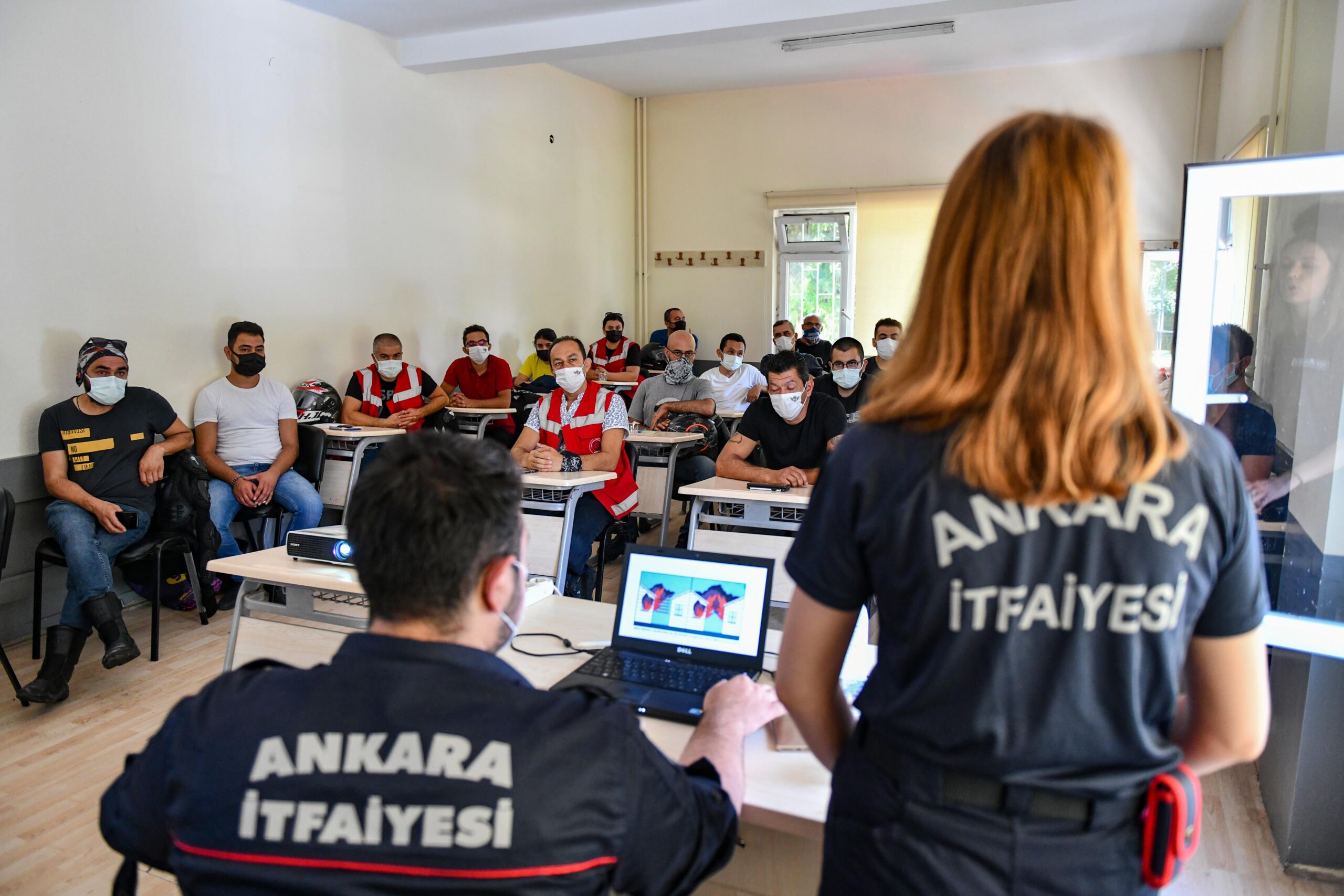  Ankara Büyükşehir İtfaiyesi’nden, Gönüllü Motosikletlilere Yangın Eğitimi