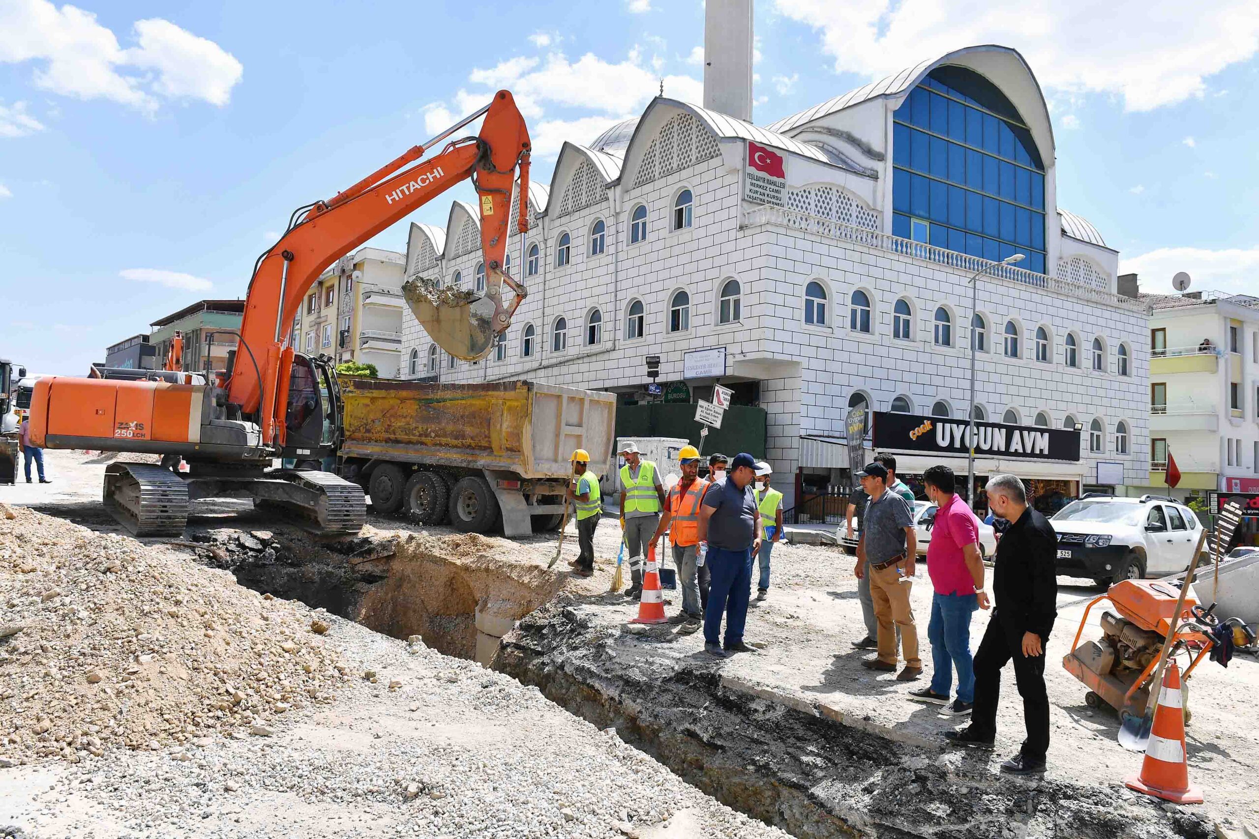  Ankara Büyükşehir, Mamak’ın Sağuyu ve Dereboyu Caddeleri’ndeki Altyapı Sorununu Çözüyor
