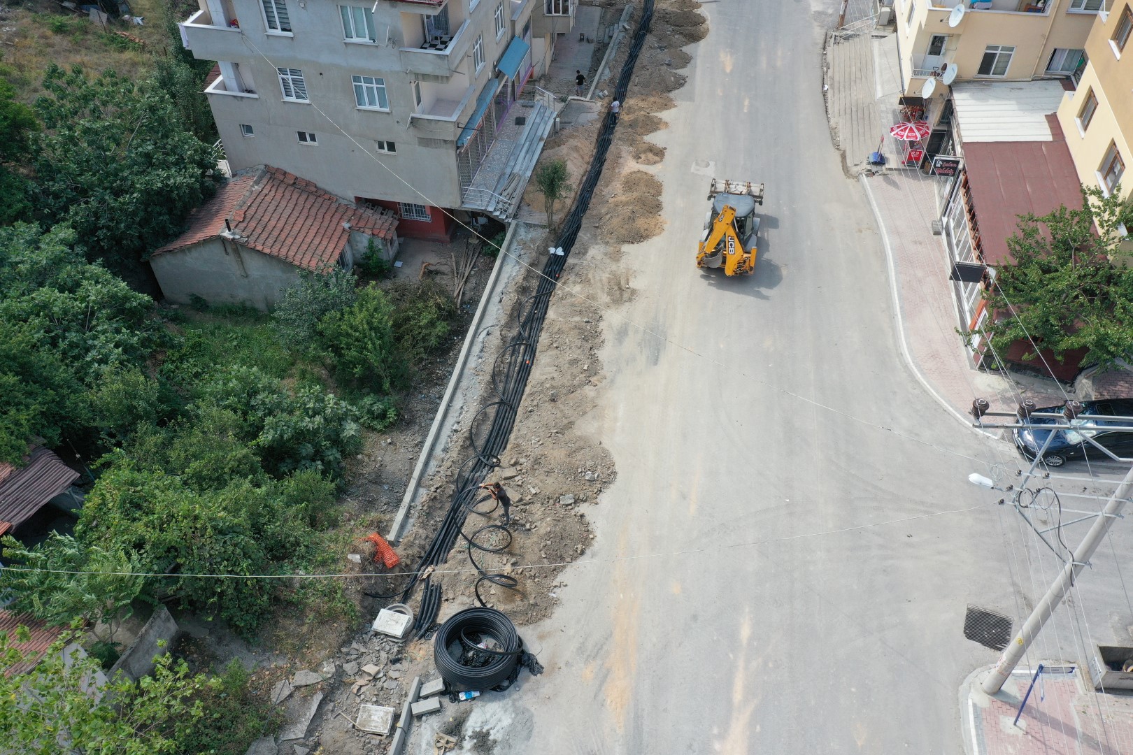  Kocaeli Büyükşehir, Fikri Altıokka Caddesi’nde Üstyapı Çalışmalarını Sürdürüyor