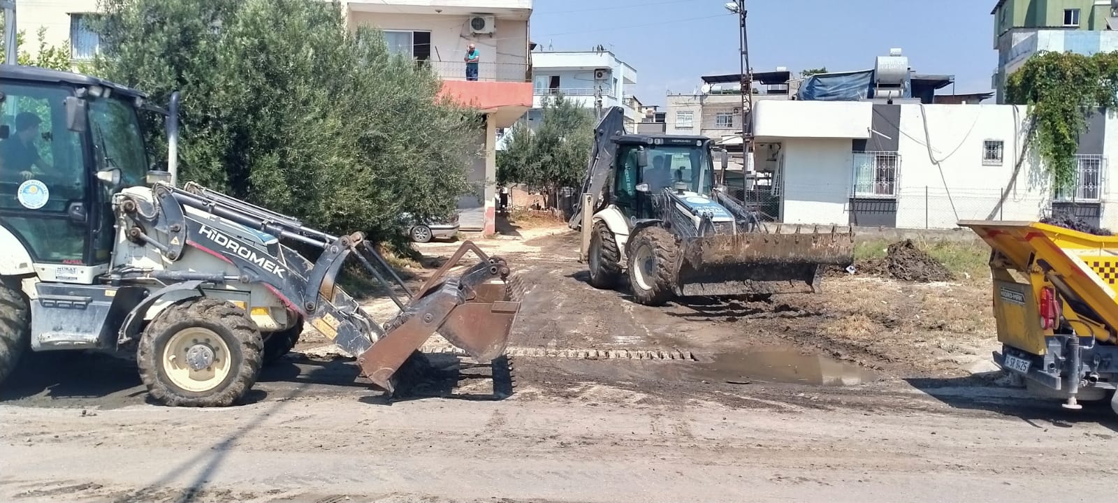  Akdeniz Belediyesi, Su Baskınlarından Etkilenen Vatandaşların Yardımına Koştu