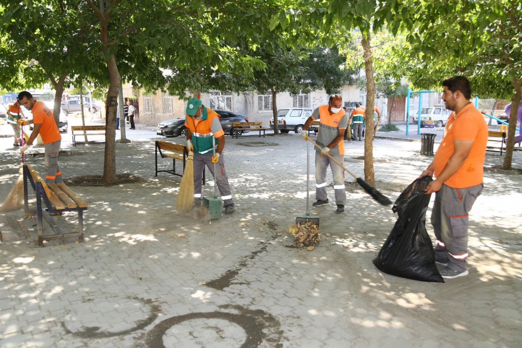  Elazığ Belediyesi, ‘Rüstempaşa Mahallesi’nde Kapsamlı Temizlik’