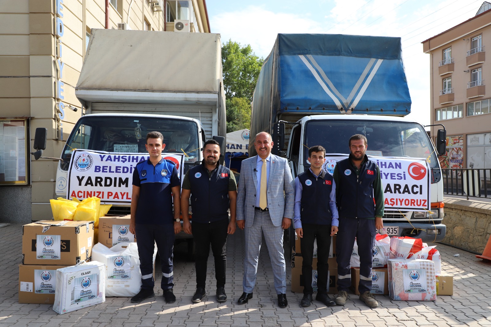  Yahşihan Belediyesi’nin Yardım Kamyonları Manavgat’a Ulaştı