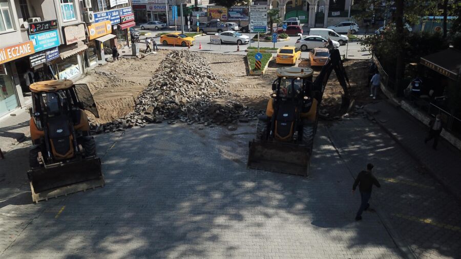  Akyazı Belediyesi Tarafından İlçe Merkezi Yenileniyor