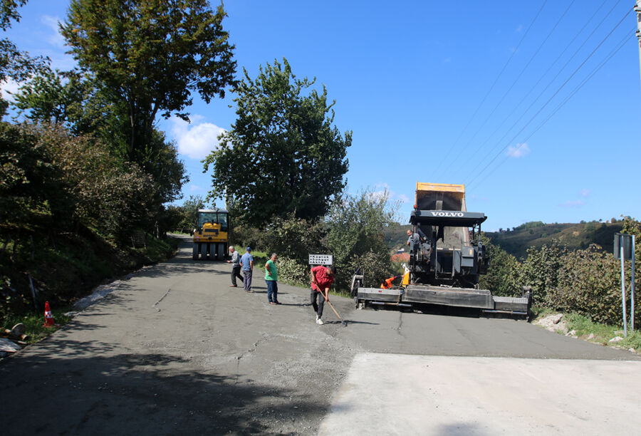  Sakarya Büyükşehir Belediyesi Beton Yol Çalışmalarını Kocaali’de Sürdürüyor