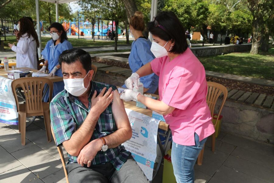 Gölbaşı Belediyesi, Vatandaşları Aşı Etkinliğinde Buluşturdu