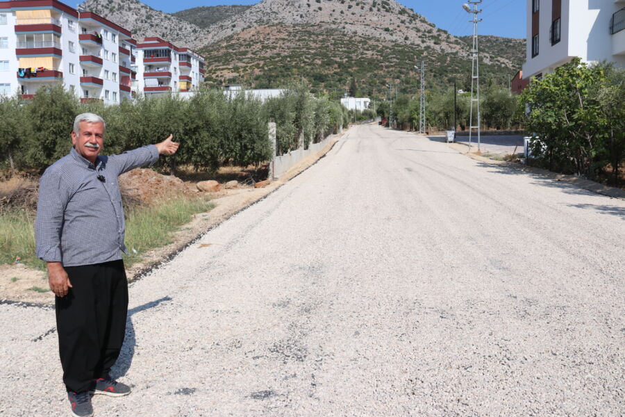 Kozan Belediyesi İlçedeki Ulaşım Yatırımlarını Sürdürüyor